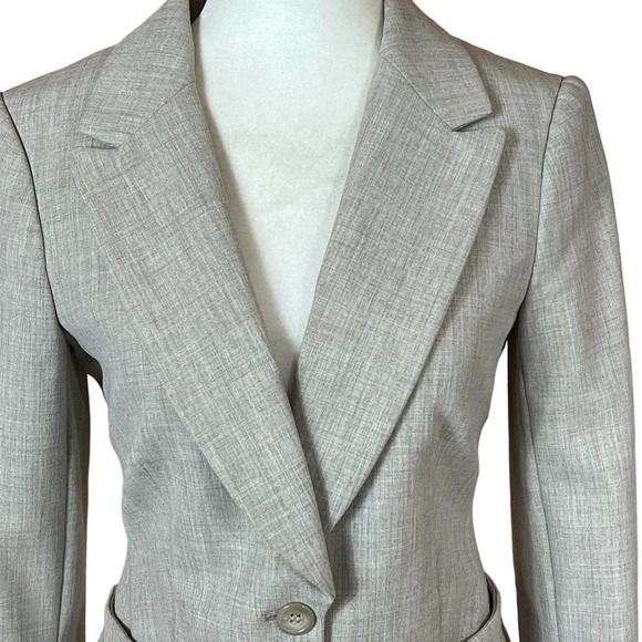THE LIMITED TWO BUTTON NEUTRAL CAREER PEPLUM BLAZER IN CREAM WOMEN'S SIZE 0 - Picture 2 of 13